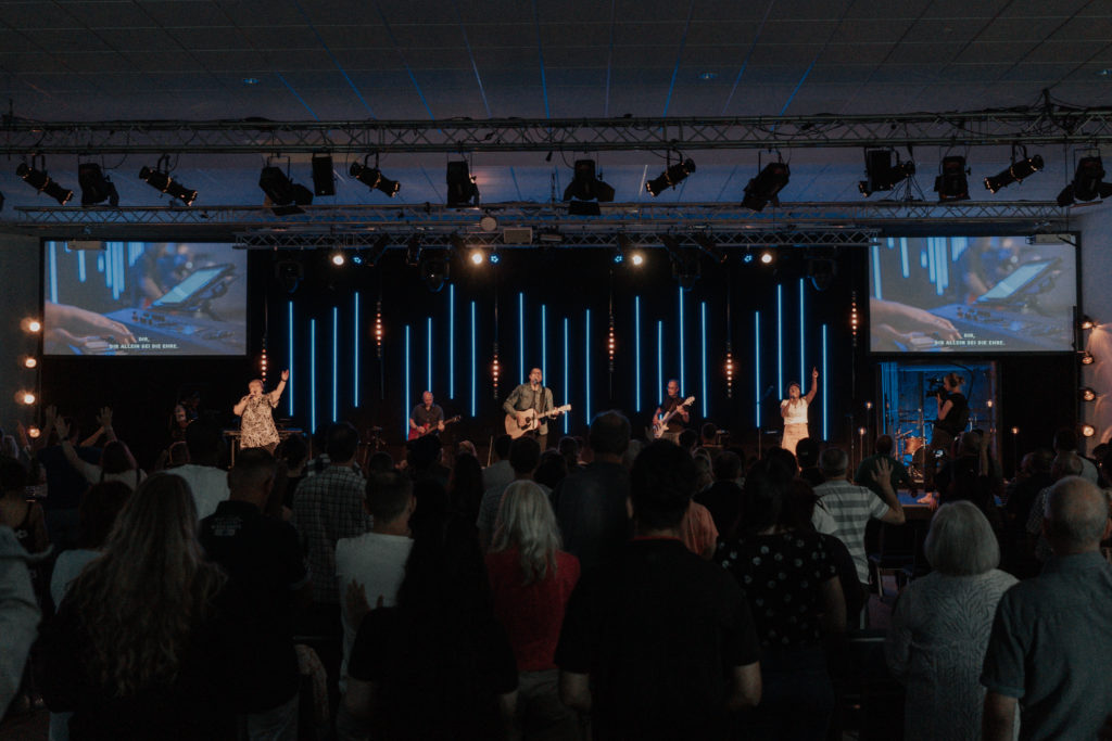 Internationaler Gottesdienst für alle Generationen in der Elim Hannover