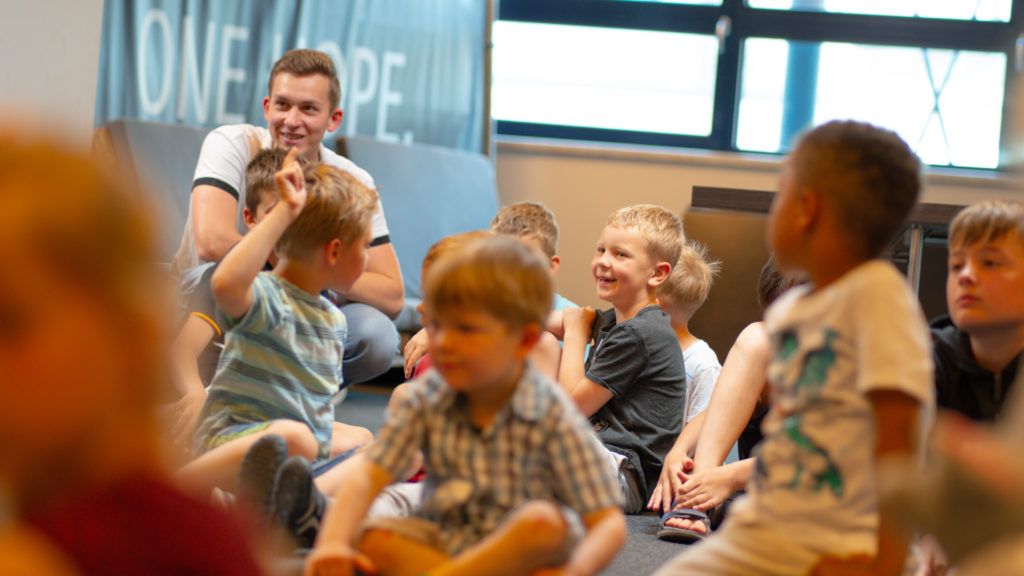 Kindergottesdienst in der Elim Hannover
